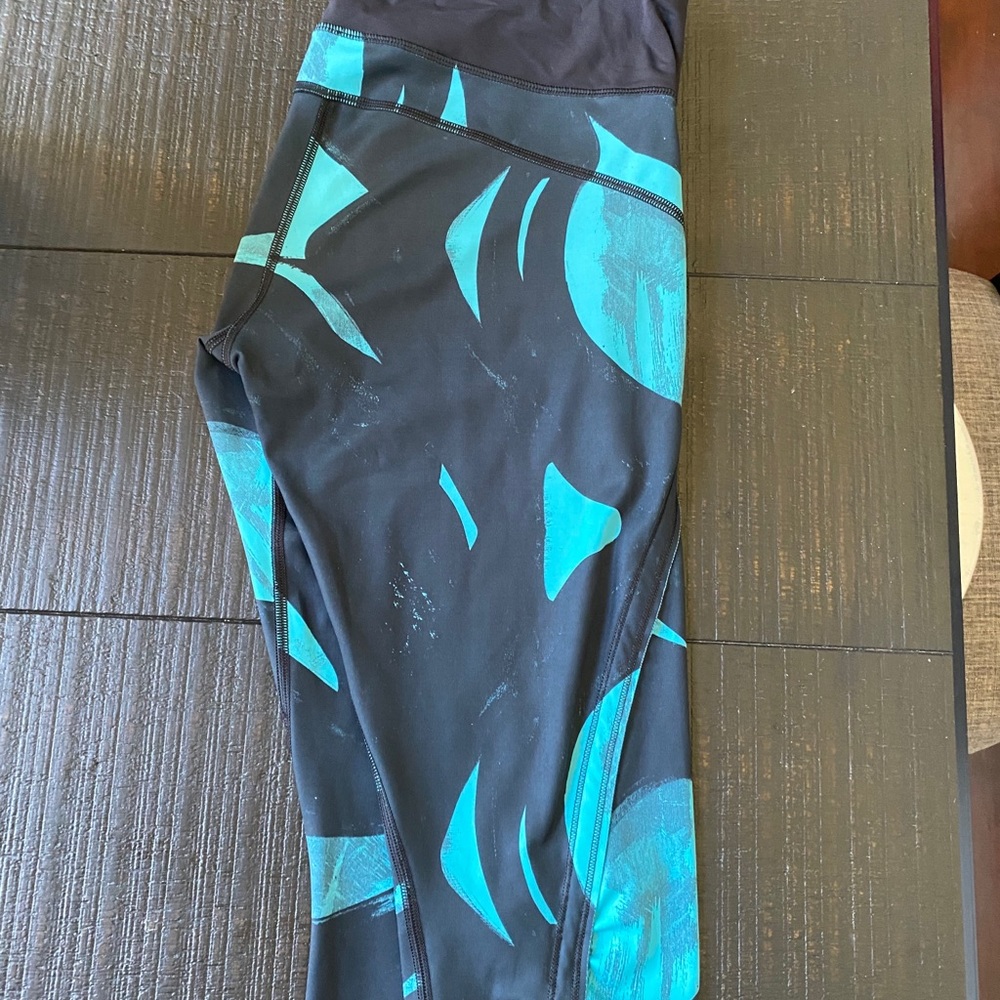 Lululemon Top Speed Crop - Picture 5 of 9